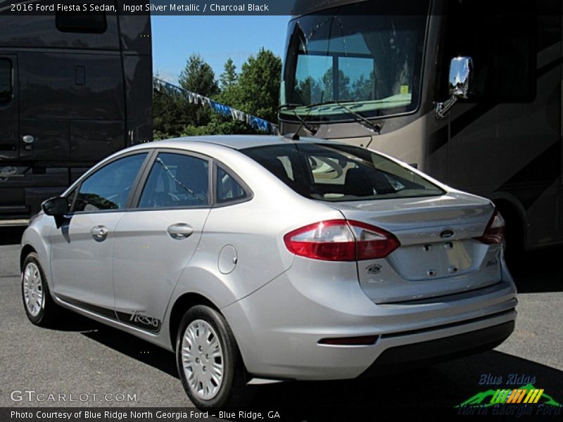Ingot Silver Metallic / Charcoal Black 2016 Ford Fiesta S Sedan