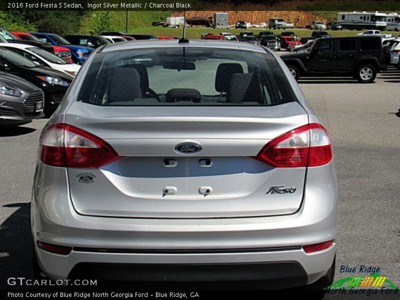 Ingot Silver Metallic / Charcoal Black 2016 Ford Fiesta S Sedan