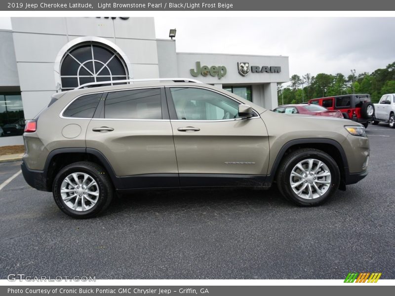 Light Brownstone Pearl / Black/Light Frost Beige 2019 Jeep Cherokee Latitude