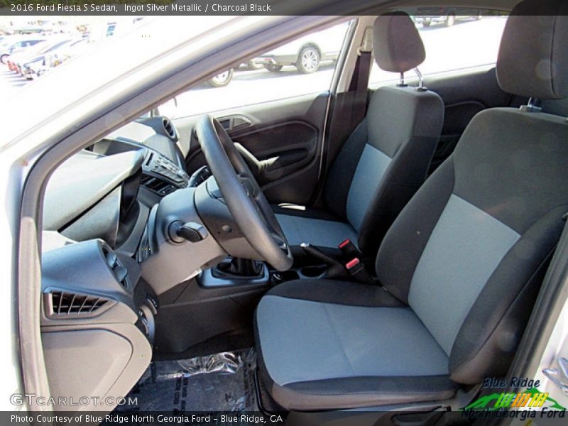 Ingot Silver Metallic / Charcoal Black 2016 Ford Fiesta S Sedan