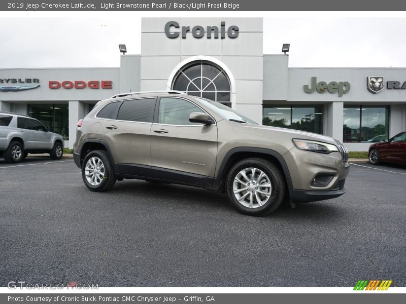 Light Brownstone Pearl / Black/Light Frost Beige 2019 Jeep Cherokee Latitude