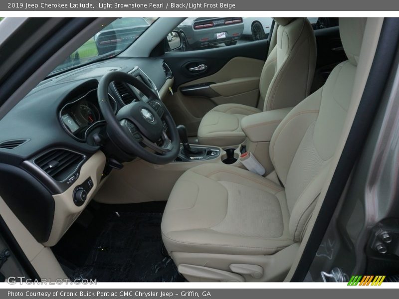  2019 Cherokee Latitude Black/Light Frost Beige Interior