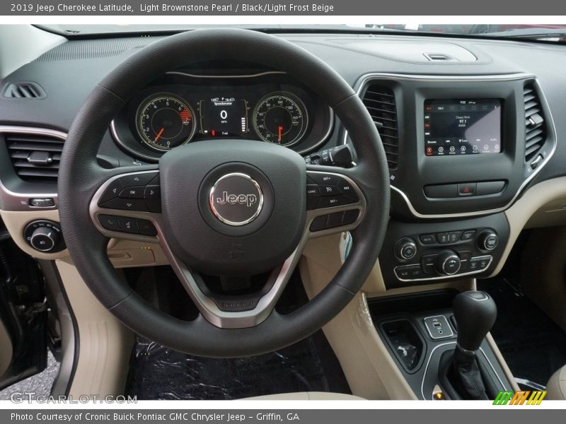 Light Brownstone Pearl / Black/Light Frost Beige 2019 Jeep Cherokee Latitude