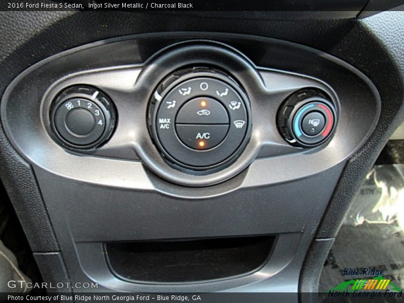 Ingot Silver Metallic / Charcoal Black 2016 Ford Fiesta S Sedan