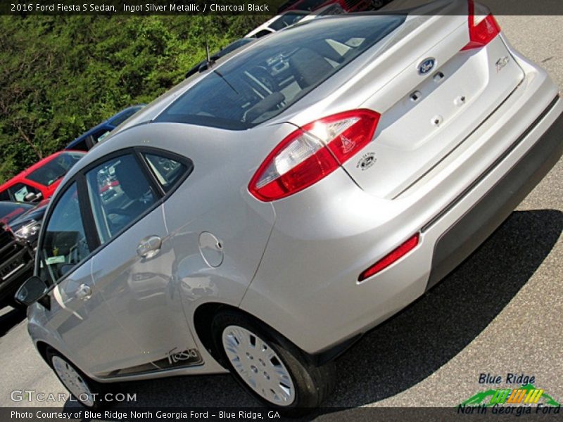 Ingot Silver Metallic / Charcoal Black 2016 Ford Fiesta S Sedan