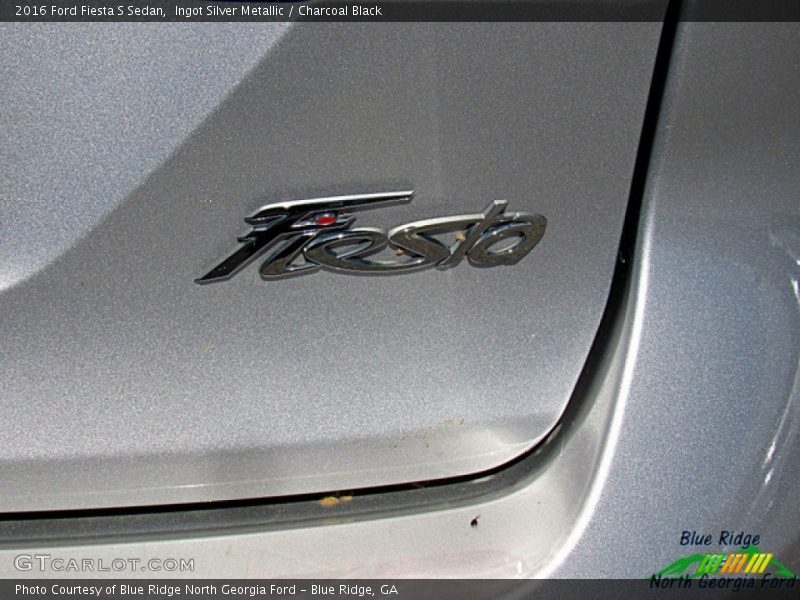 Ingot Silver Metallic / Charcoal Black 2016 Ford Fiesta S Sedan