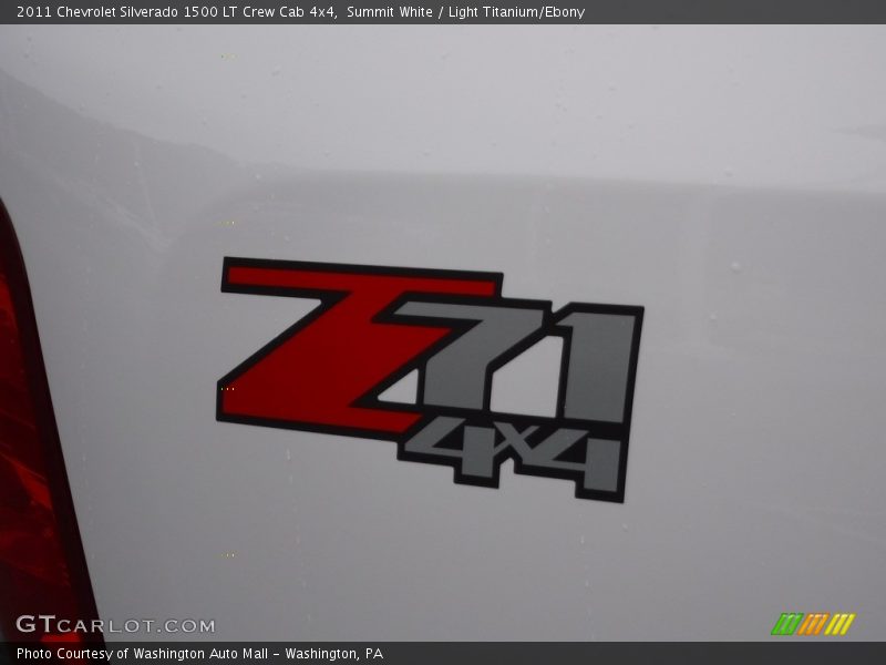 Summit White / Light Titanium/Ebony 2011 Chevrolet Silverado 1500 LT Crew Cab 4x4