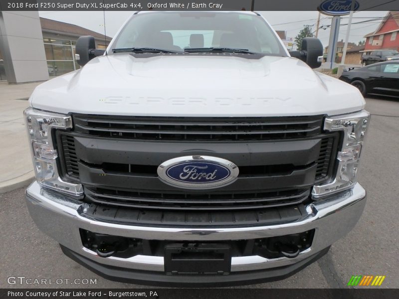 Oxford White / Earth Gray 2018 Ford F250 Super Duty XL SuperCab 4x4