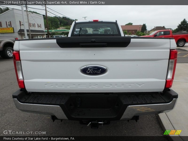 Oxford White / Earth Gray 2018 Ford F250 Super Duty XL SuperCab 4x4