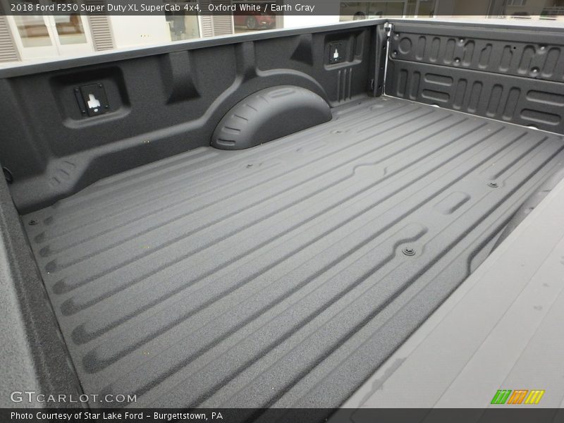 Oxford White / Earth Gray 2018 Ford F250 Super Duty XL SuperCab 4x4