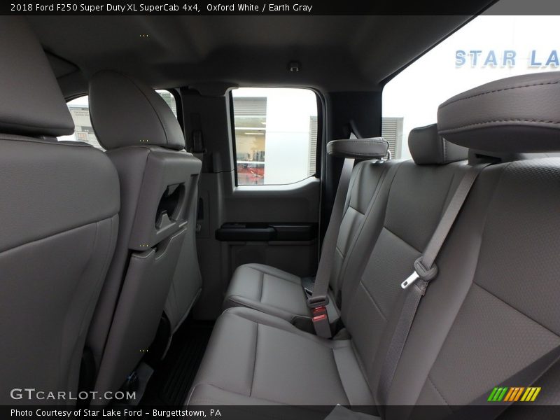 Oxford White / Earth Gray 2018 Ford F250 Super Duty XL SuperCab 4x4