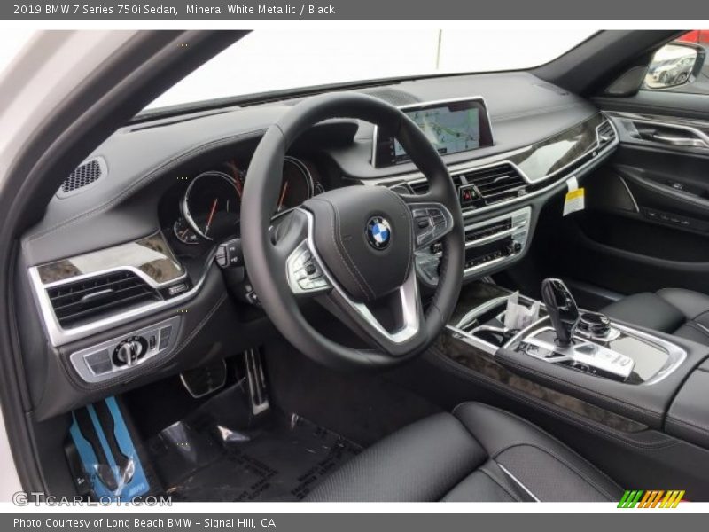 Mineral White Metallic / Black 2019 BMW 7 Series 750i Sedan