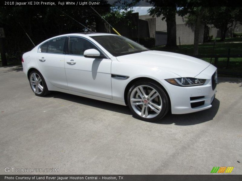 Fuji White / Light Oyster 2018 Jaguar XE 30t Prestige