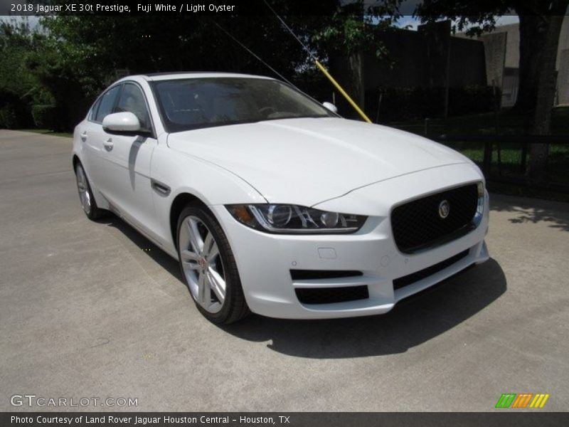 Fuji White / Light Oyster 2018 Jaguar XE 30t Prestige