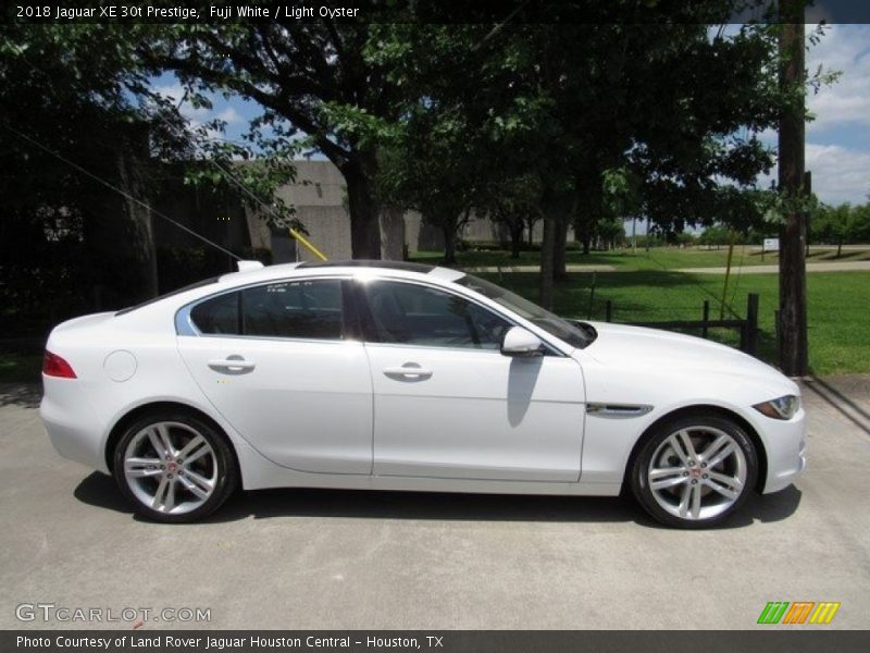 Fuji White / Light Oyster 2018 Jaguar XE 30t Prestige