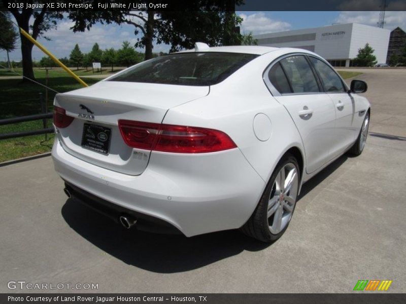 Fuji White / Light Oyster 2018 Jaguar XE 30t Prestige
