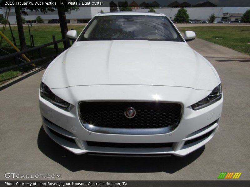 Fuji White / Light Oyster 2018 Jaguar XE 30t Prestige