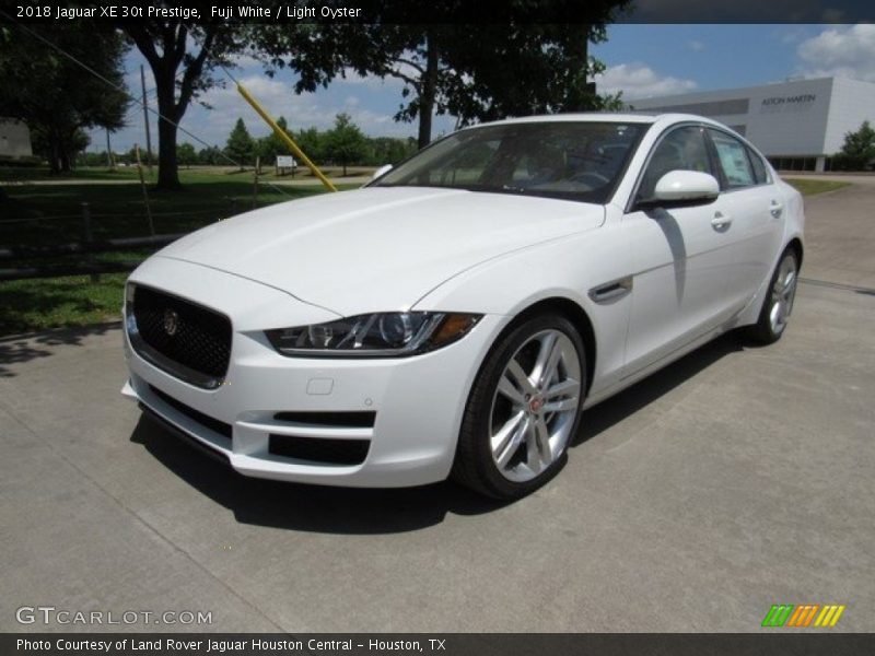 Fuji White / Light Oyster 2018 Jaguar XE 30t Prestige