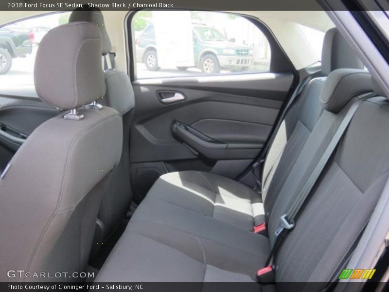 Shadow Black / Charcoal Black 2018 Ford Focus SE Sedan