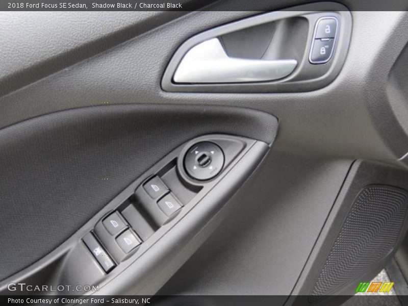 Shadow Black / Charcoal Black 2018 Ford Focus SE Sedan
