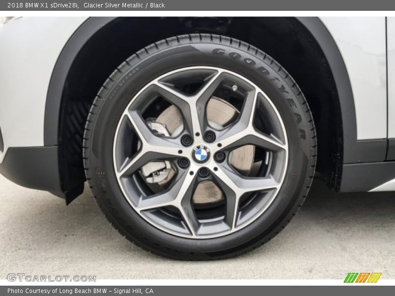 Glacier Silver Metallic / Black 2018 BMW X1 sDrive28i