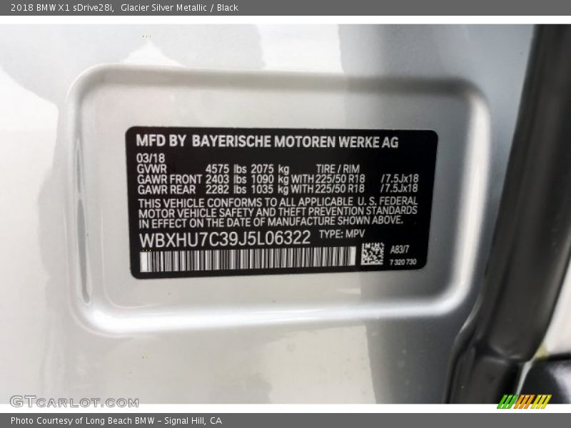 Glacier Silver Metallic / Black 2018 BMW X1 sDrive28i