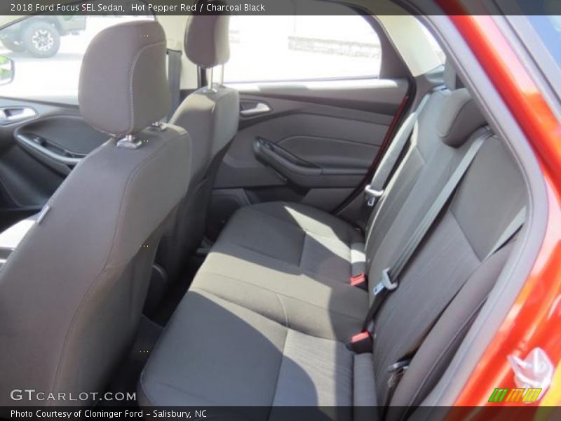 Hot Pepper Red / Charcoal Black 2018 Ford Focus SEL Sedan
