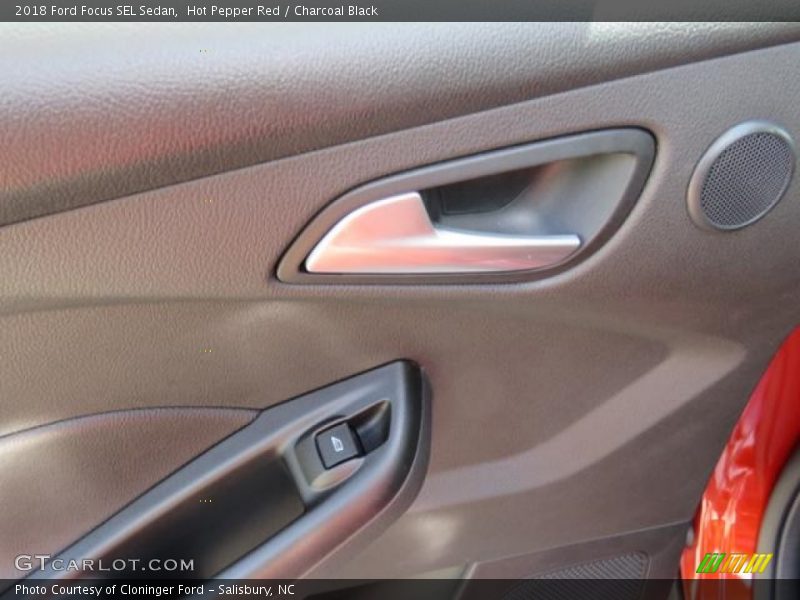 Hot Pepper Red / Charcoal Black 2018 Ford Focus SEL Sedan