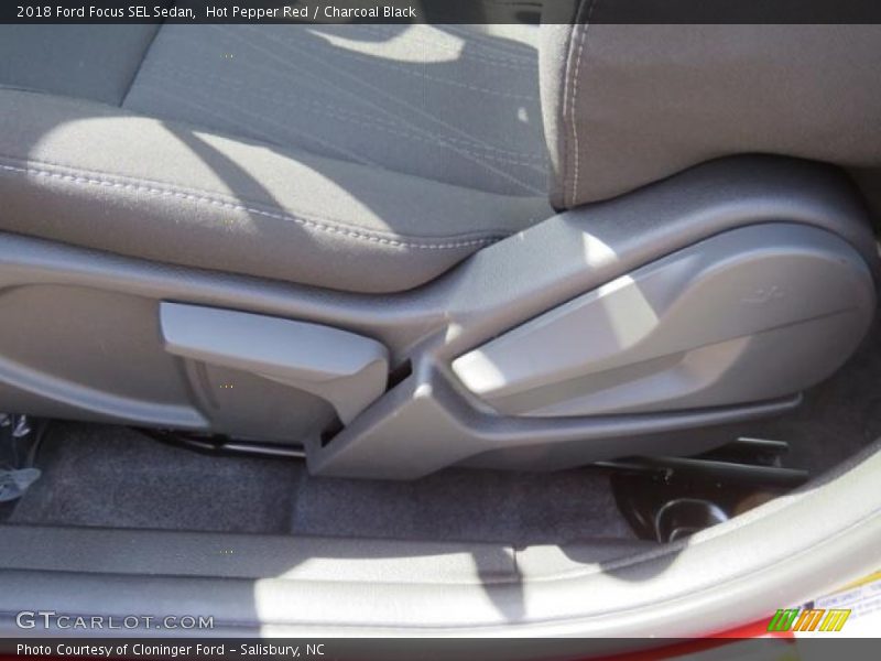 Hot Pepper Red / Charcoal Black 2018 Ford Focus SEL Sedan