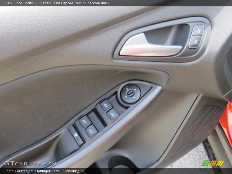 Hot Pepper Red / Charcoal Black 2018 Ford Focus SEL Sedan