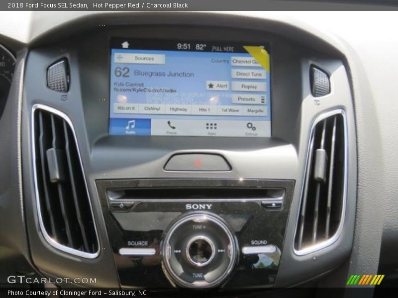 Hot Pepper Red / Charcoal Black 2018 Ford Focus SEL Sedan