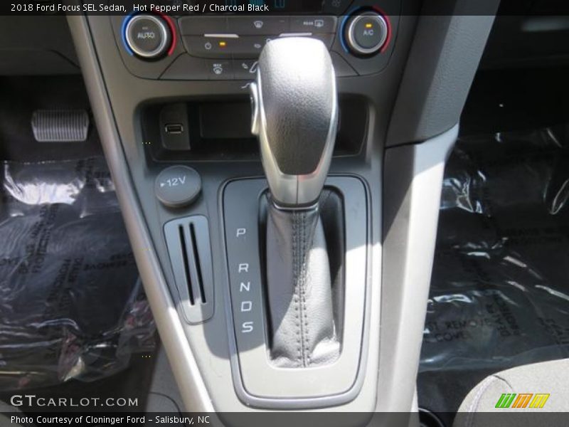 Hot Pepper Red / Charcoal Black 2018 Ford Focus SEL Sedan