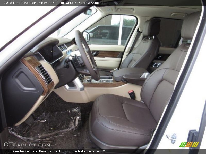 Fuji White / Espresso/Almond 2018 Land Rover Range Rover HSE