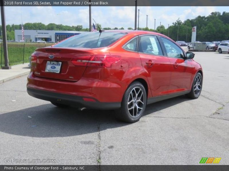 Hot Pepper Red / Charcoal Black 2018 Ford Focus SEL Sedan