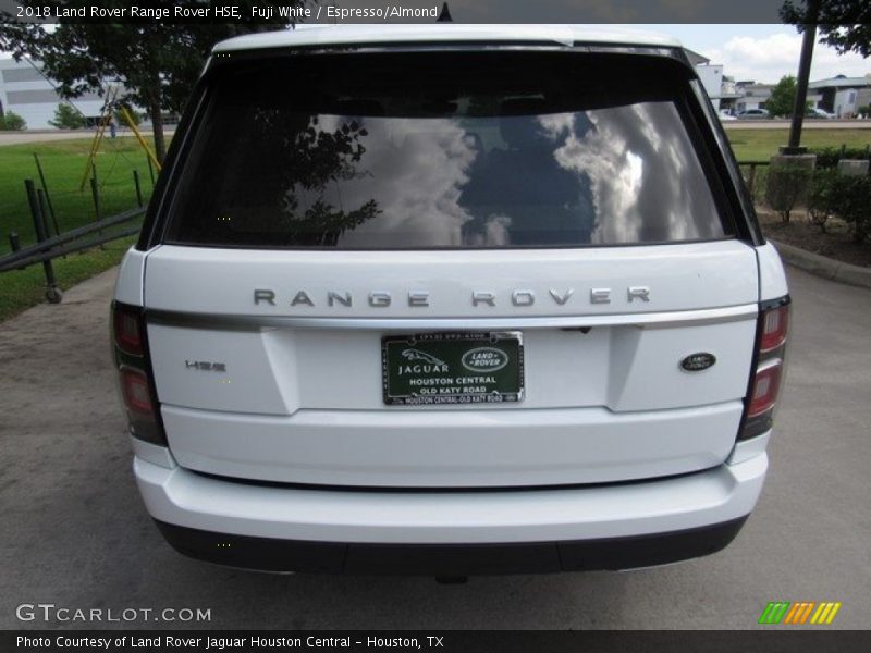 Fuji White / Espresso/Almond 2018 Land Rover Range Rover HSE
