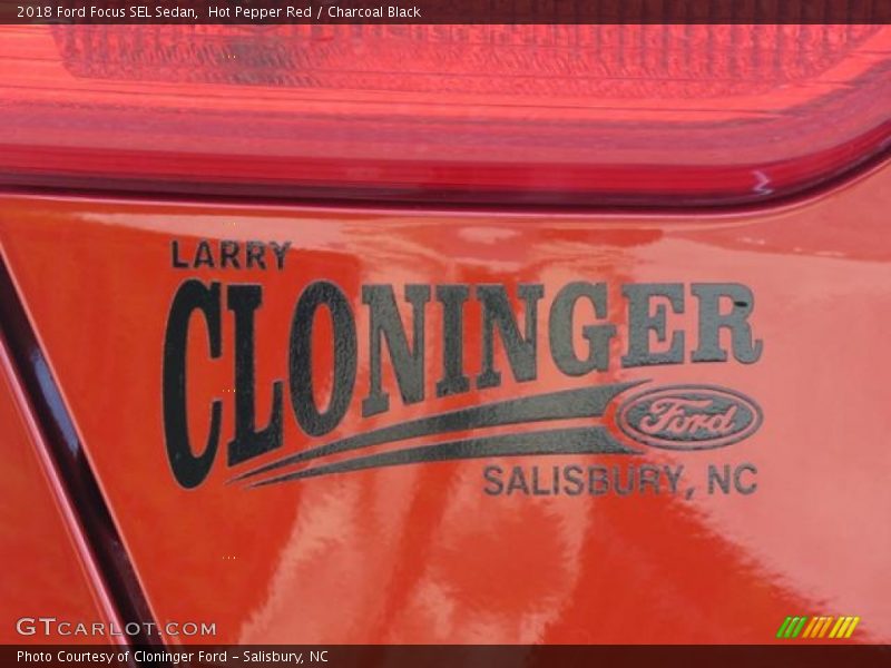 Hot Pepper Red / Charcoal Black 2018 Ford Focus SEL Sedan