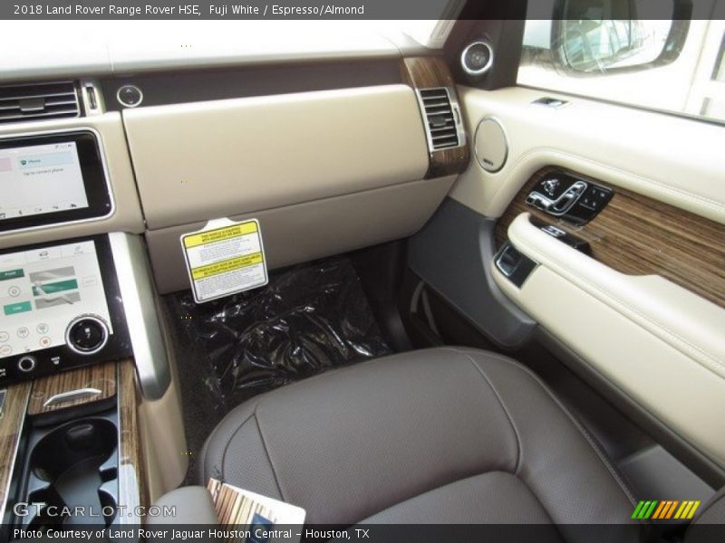 Fuji White / Espresso/Almond 2018 Land Rover Range Rover HSE