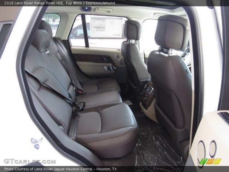 Fuji White / Espresso/Almond 2018 Land Rover Range Rover HSE