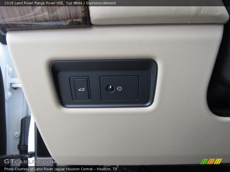 Fuji White / Espresso/Almond 2018 Land Rover Range Rover HSE