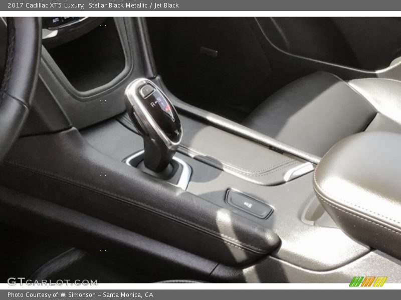 Stellar Black Metallic / Jet Black 2017 Cadillac XT5 Luxury