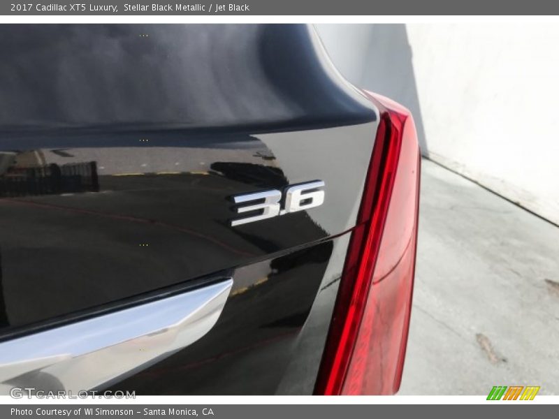 Stellar Black Metallic / Jet Black 2017 Cadillac XT5 Luxury