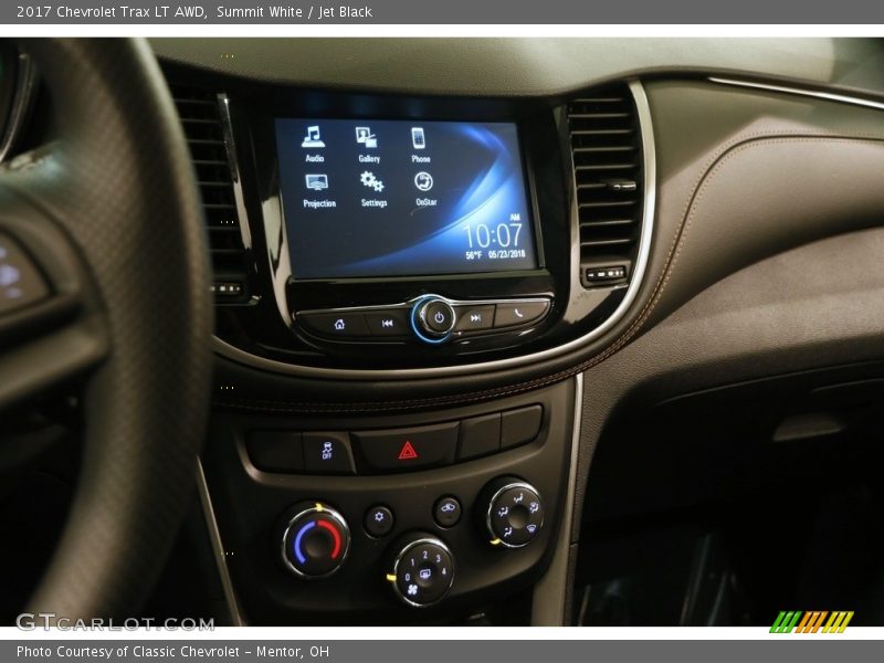 Summit White / Jet Black 2017 Chevrolet Trax LT AWD