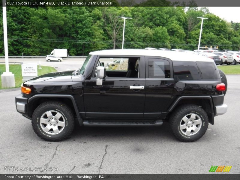 Black Diamond / Dark Charcoal 2007 Toyota FJ Cruiser 4WD