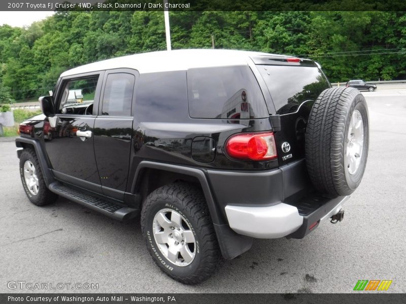 Black Diamond / Dark Charcoal 2007 Toyota FJ Cruiser 4WD