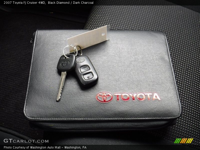 Black Diamond / Dark Charcoal 2007 Toyota FJ Cruiser 4WD