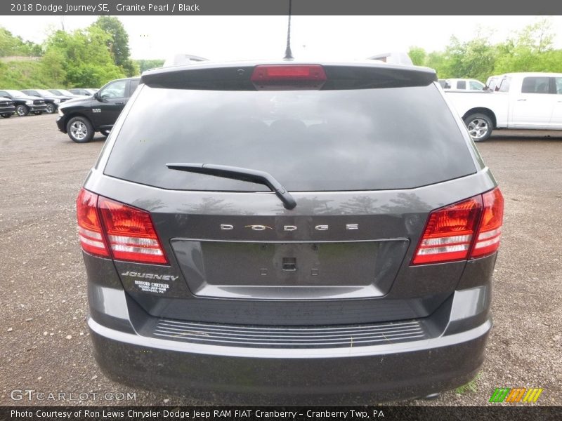 Granite Pearl / Black 2018 Dodge Journey SE