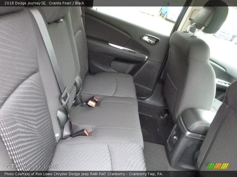 Granite Pearl / Black 2018 Dodge Journey SE