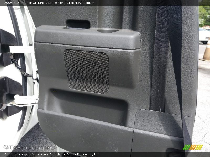 White / Graphite/Titanium 2006 Nissan Titan XE King Cab