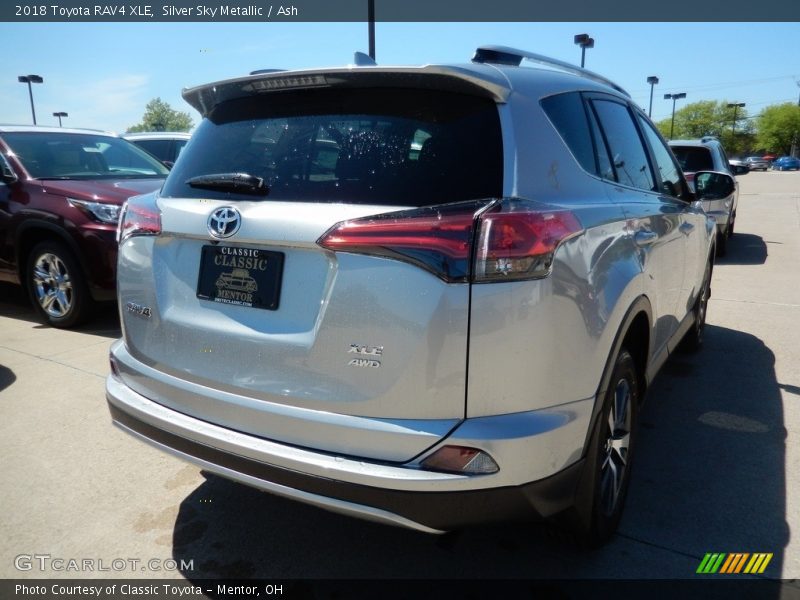Silver Sky Metallic / Ash 2018 Toyota RAV4 XLE