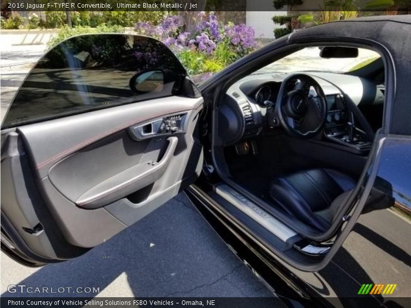 Ultimate Black Metallic / Jet 2016 Jaguar F-TYPE R Convertible